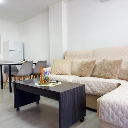 Rentalmar Marathon Apartment