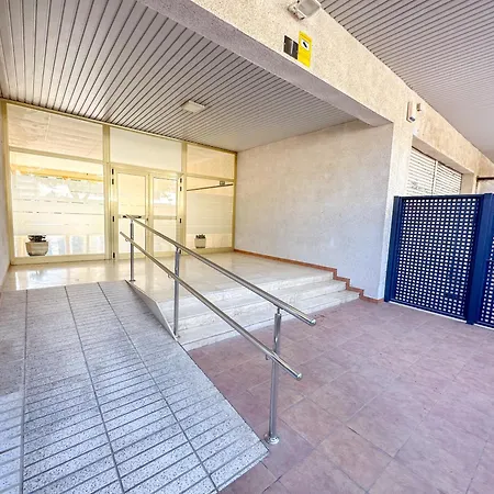 Rentalmar Marathon Apartment